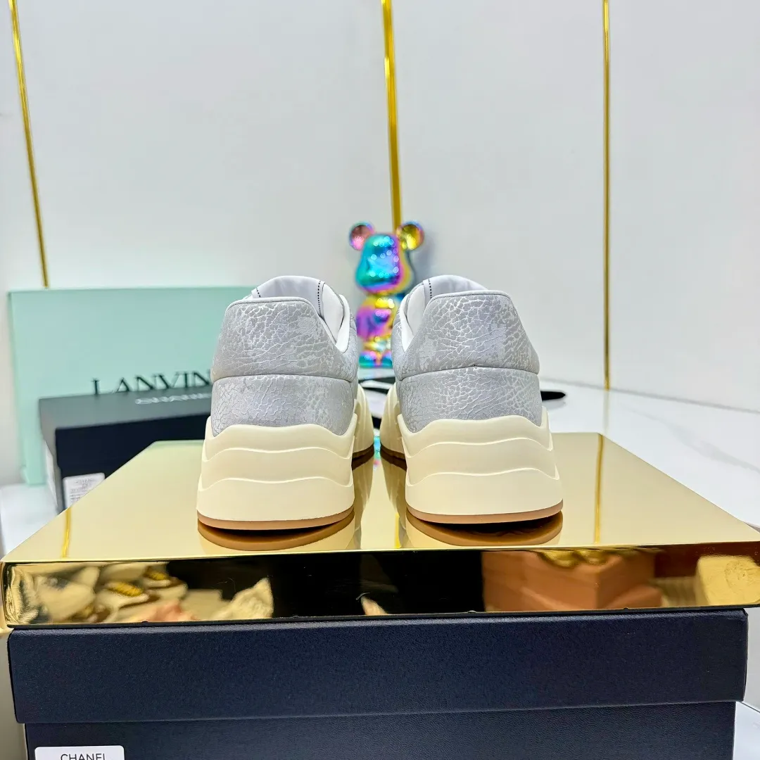 👟👟Ex-factory price 600👟👟 Chanel bread shoes ~ original calfskin panda shoes Chanel 25C latest hot style panda black and white sports shoes casual sneakers Xiaoxiang hot item classic black and white panda color coco girls must pay Fabric: original custom mixed sheepskin lining: original imported breathable mesh lining outsole: Original molded rubber + TPU combination Size: Women's 35-41 👉 👉 👉